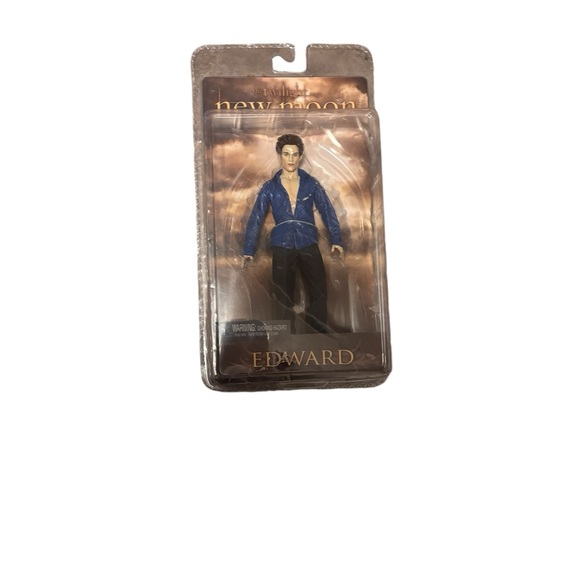Bin 88 BNIB THE TWILIGHT SAGA. NEW MOON. EDWARD ACTION FIGURE. SERIES 2. - Picture 3 of 8